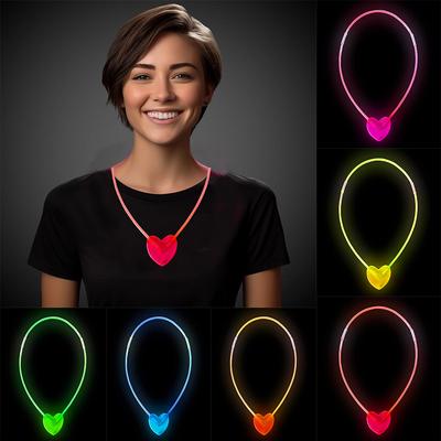 Karanlıkta Yanan Glow Kalp Şekilli Kolye 6 Renk 6 Adet